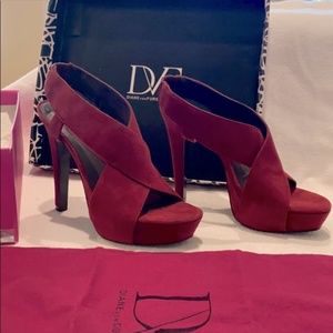 NWOT Diane von Furstenberg suede platform high heels